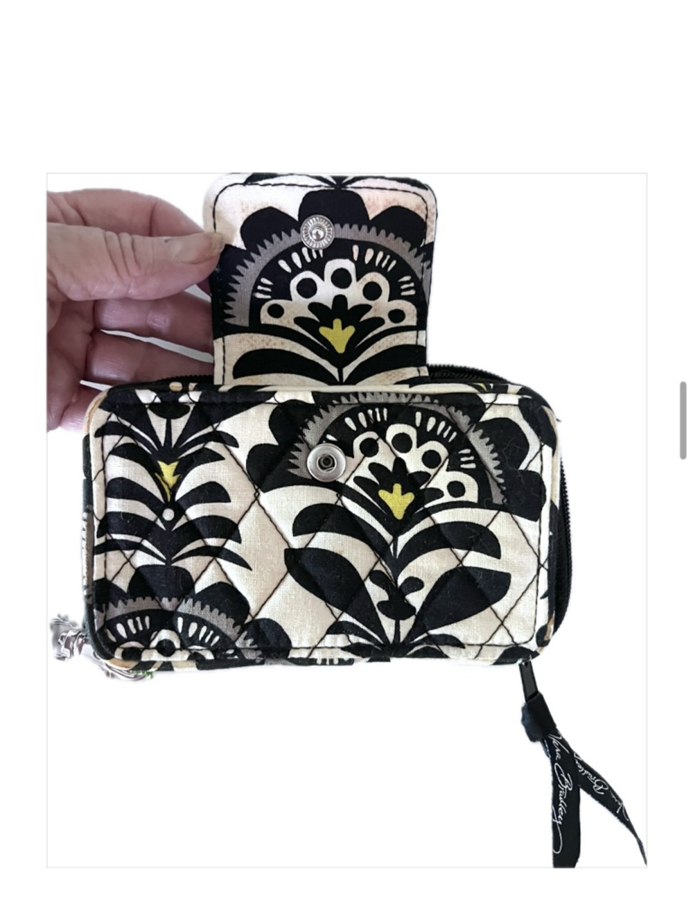 VERA BRADLEY Quilted Smartphone Wristlet ID Wallet – Black, White & Lemon-Lime - Picture 2 of 16